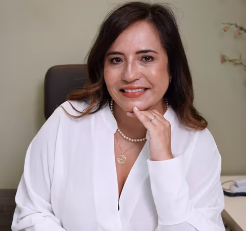 Maria Cecília Lopes